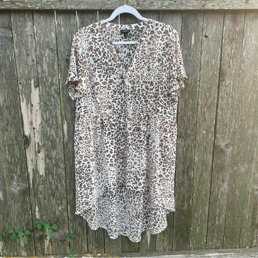 Torrid Hi Low Tunic Button Up Tunic Size 1 - image 1